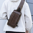 Mochila Transversal Masculina em Couro Italiano