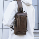 Mochila Transversal Masculina em Couro Italiano