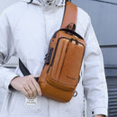 Mochila Transversal Masculina em Couro Italiano