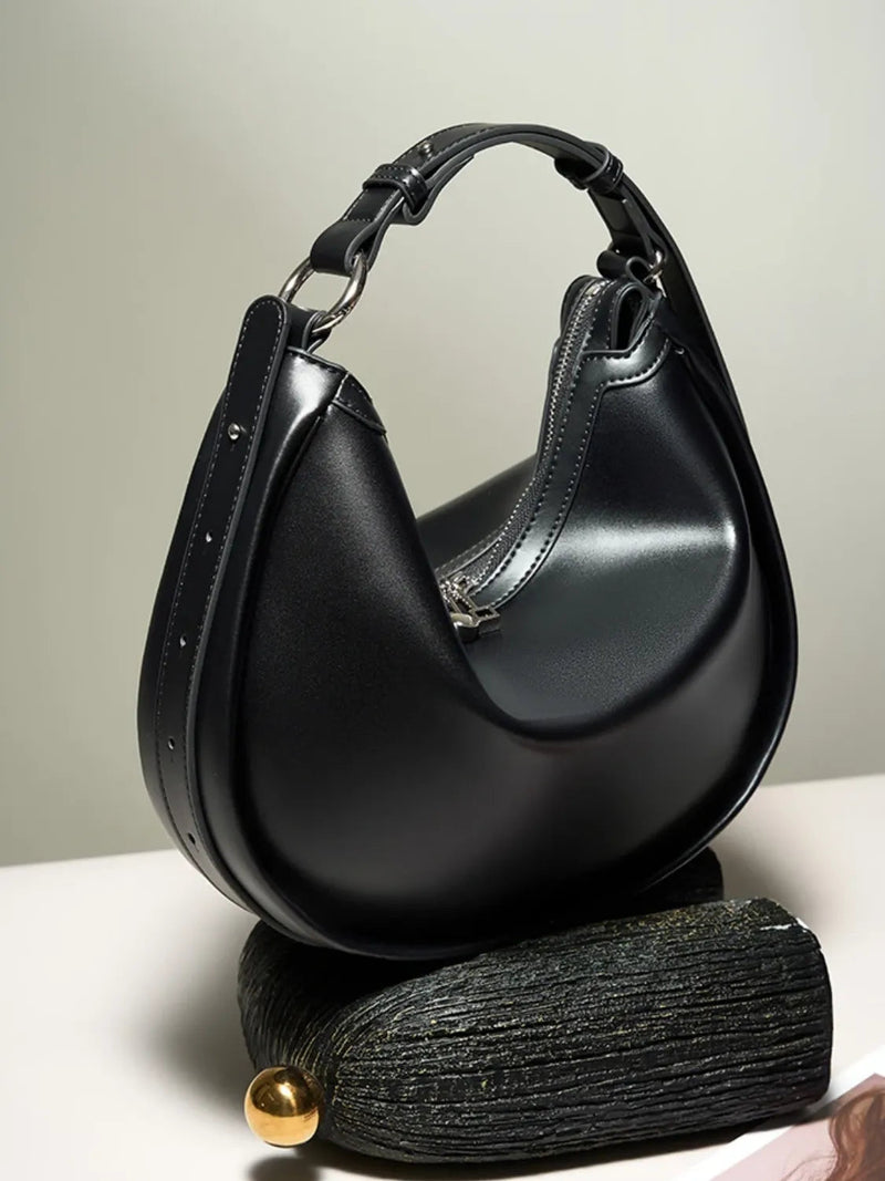 Bolsa Feminina de Ombro Meia Lua em Couro com Alça Ajustável - Camille