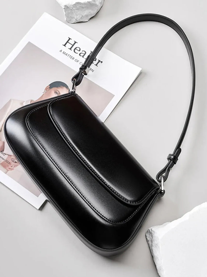 Bolsa Feminina Baguete Tiracolo em Couro com Alça Ajustável - Eléa