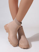 Bota Tratorada Brentwood  Feminina Cano Curto Sem Cadarço