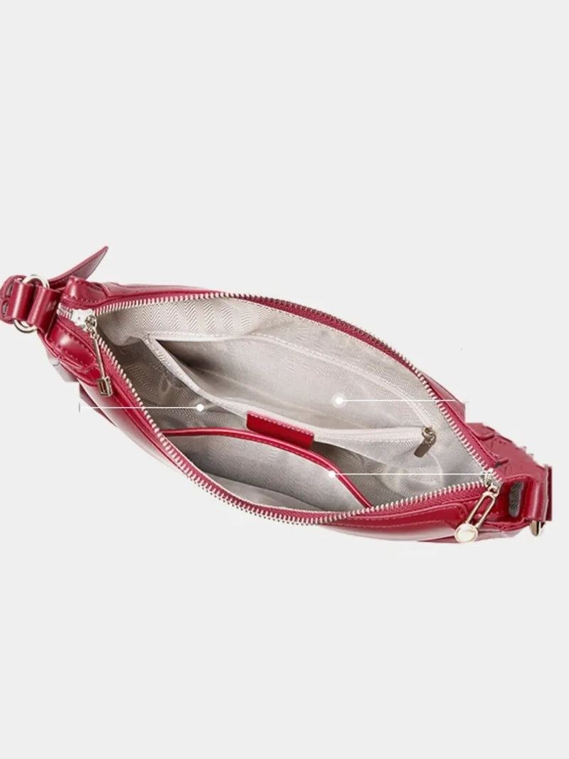 Bolsa Feminina de Ombro Meia Lua em Couro com Alça Ajustável - Camille