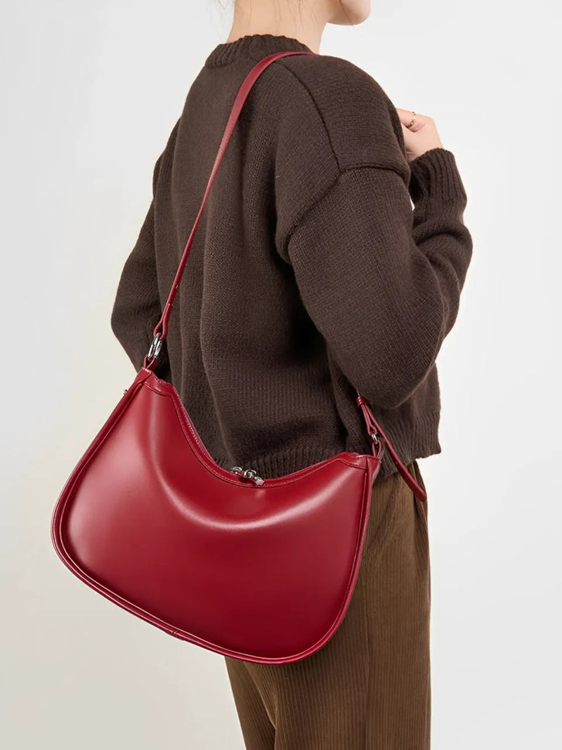 Bolsa Feminina de Ombro Meia Lua em Couro com Alça Ajustável - Camille